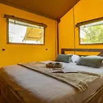 롯지 Village Flottant De *