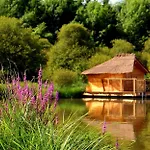 Village Flottant De 롯지 *