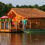 Village Flottant De *