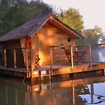 Village Flottant De 롯지 *