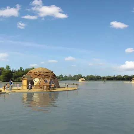 Village Flottant De Pressac