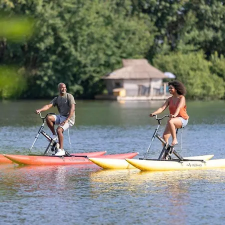 Village Flottant De *