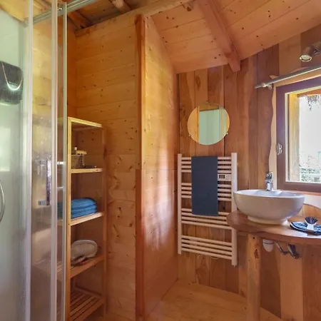 普雷萨克弗罗丹村山林小屋 山林小屋 *