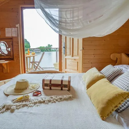 Village Flottant De 山林小屋 *