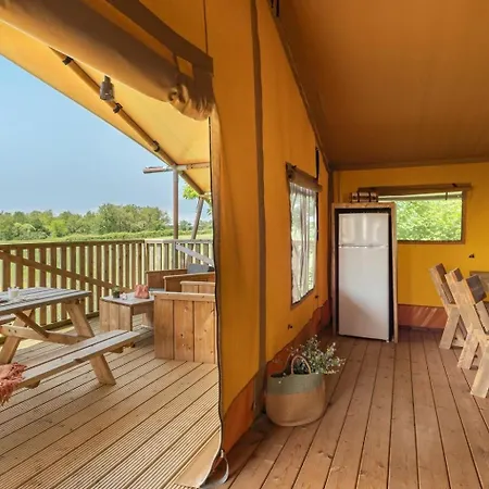 Village Flottant De Pressac