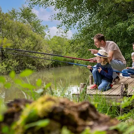 Village Flottant De Lodge *