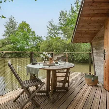 山林小屋 Village Flottant De