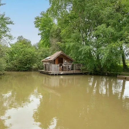 普雷萨克弗罗丹村山林小屋