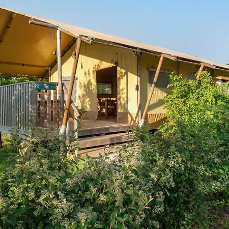 普雷萨克弗罗丹村山林小屋 *