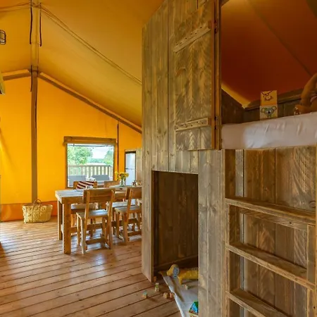 Village Flottant De 山林小屋
