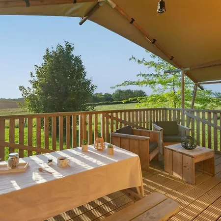 Lodge Village Flottant De