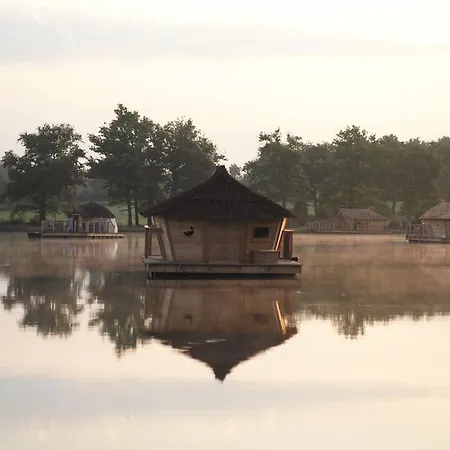 Chata Village Flottant De