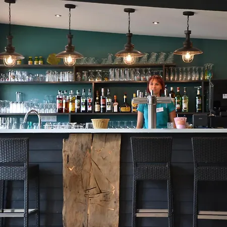 Lodge Village Flottant De *