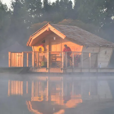 普雷萨克弗罗丹村山林小屋 *