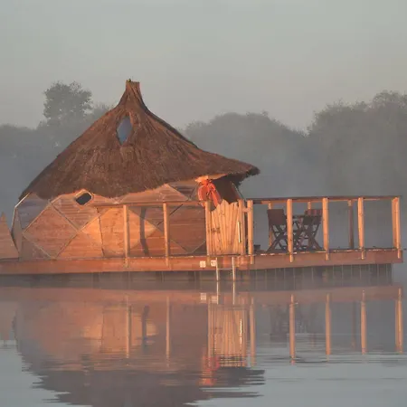Village Flottant De Lodge Pressac
