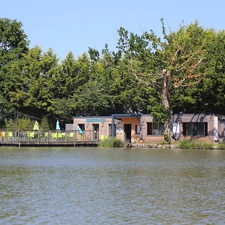 Village Flottant De Chata