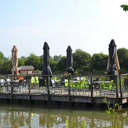 Lodge Village Flottant De Pressac