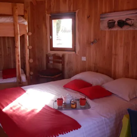 普雷萨克弗罗丹村山林小屋 *