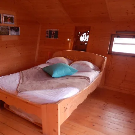 Village Flottant De Lodge Pressac