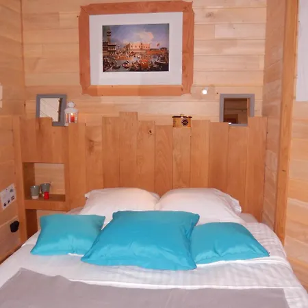 Village Flottant De Pressac