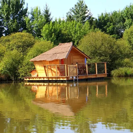 Village Flottant De Chata *