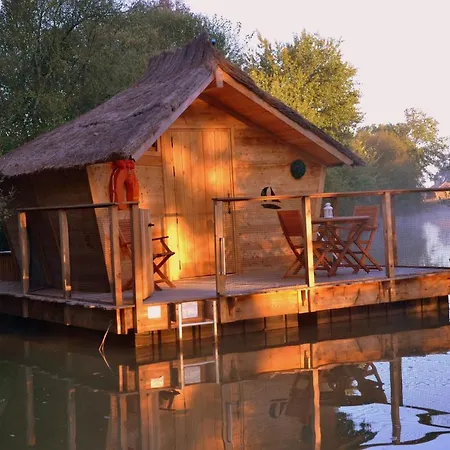Village Flottant De 山林小屋 *