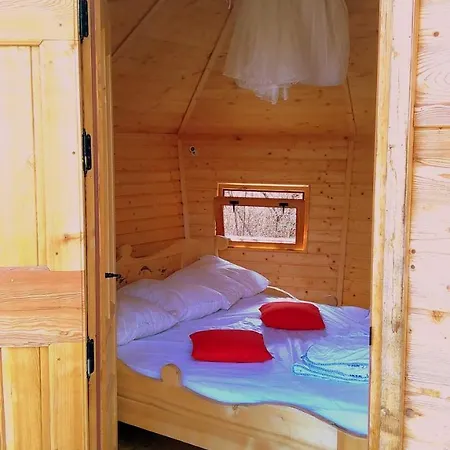 普雷萨克弗罗丹村山林小屋 Pressac