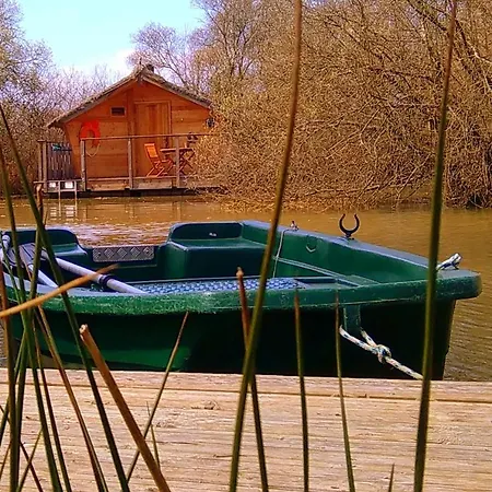 Village Flottant De *