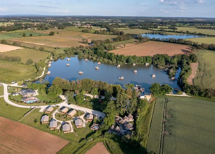 Village Flottant De * Pressac