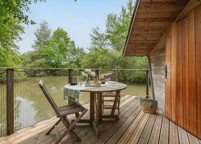 Lodge Village Flottant De