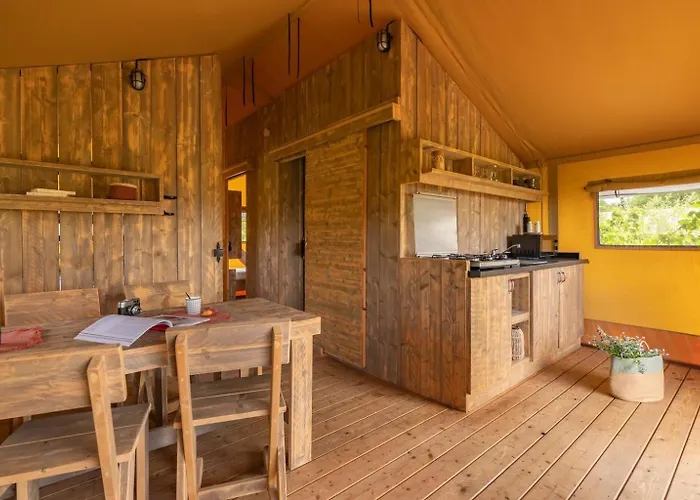 Lodge Village Flottant De Pressac