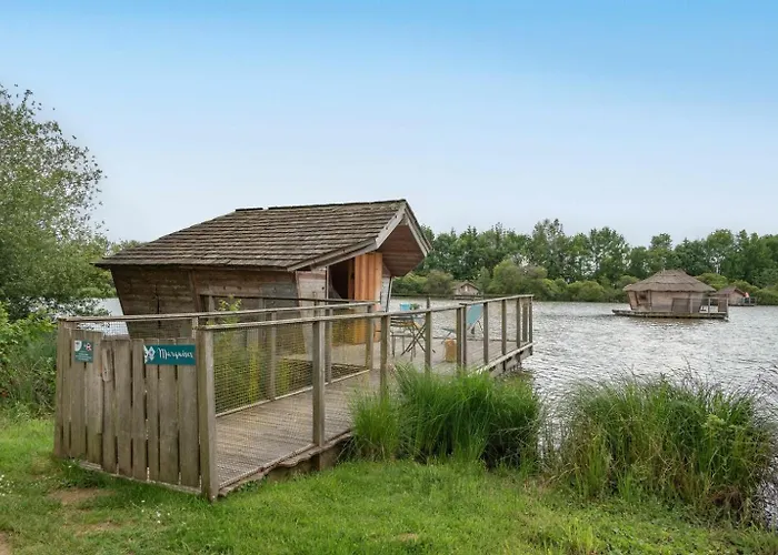 Village Flottant De Lodge