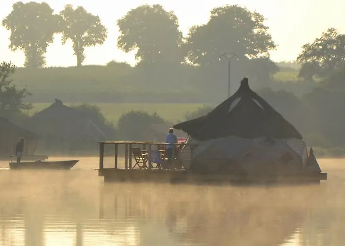 Lodge Village Flottant De Pressac