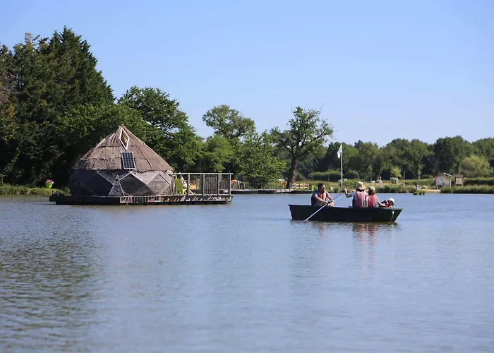 Village Flottant De Lodge