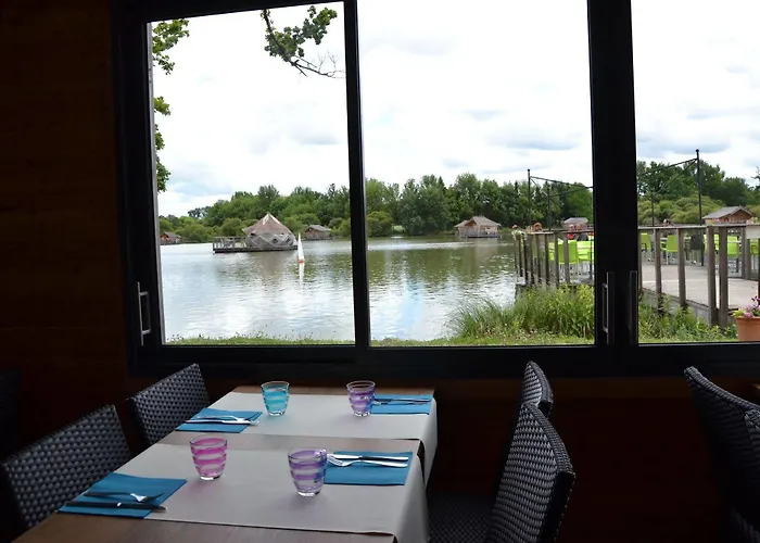 Village Flottant De Lodge Pressac