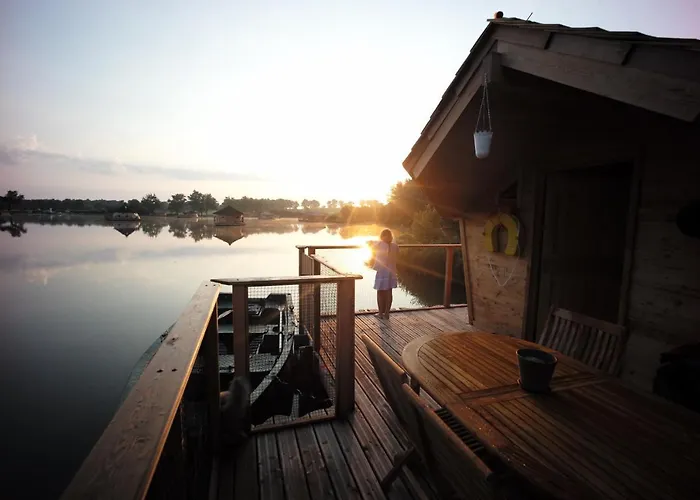 Village Flottant De Lodge Pressac