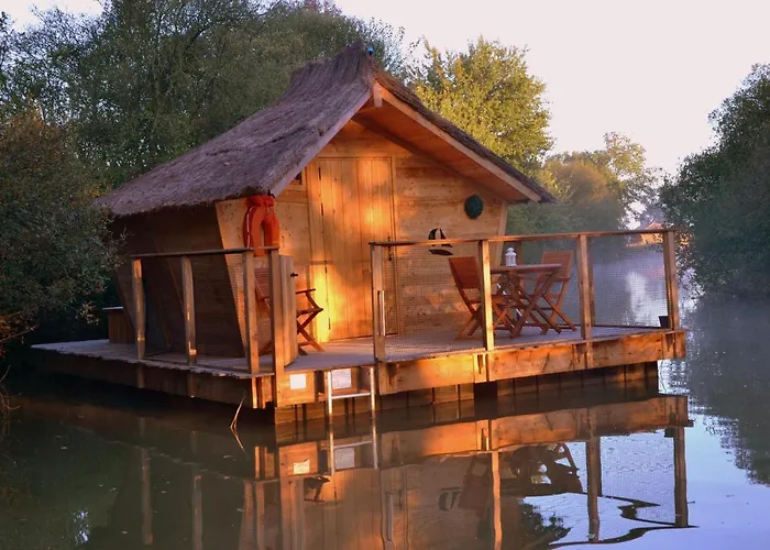Village Flottant De Lodge *